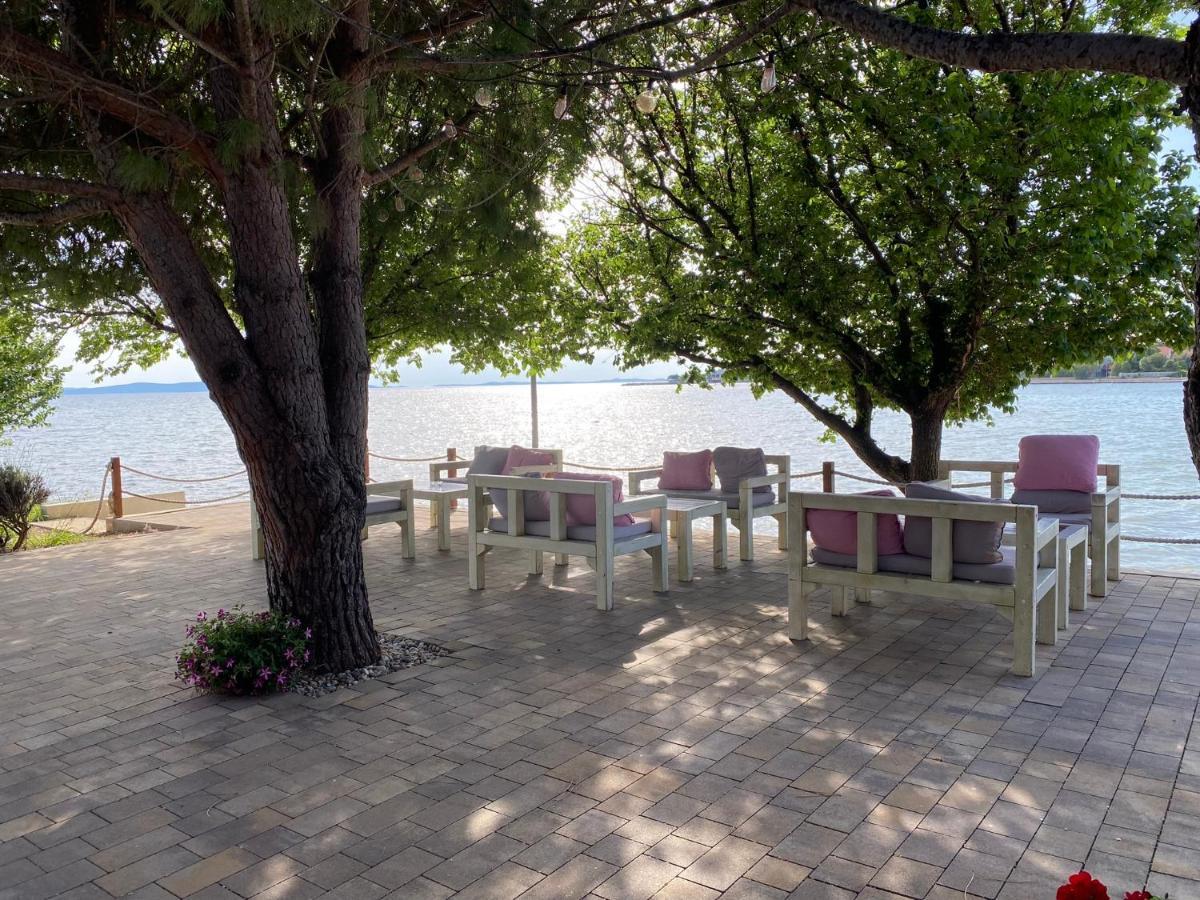 Apartments Lolo Privlaka  Luaran gambar